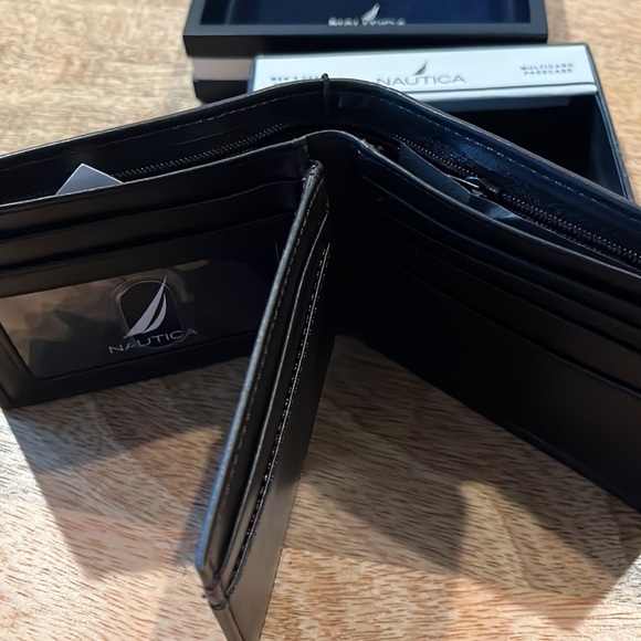 Nautica Leather Wallet/Valet - Picture 2 of 6